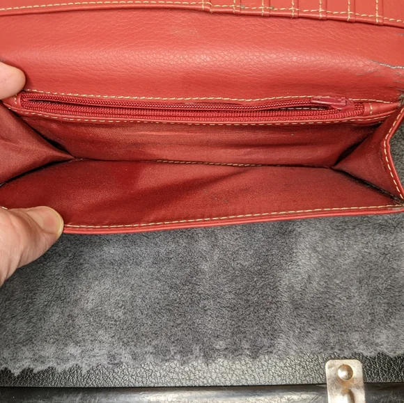 Kenneth Cole Genuine Leather Woman's clutch Wallet - Picture 5 of 16